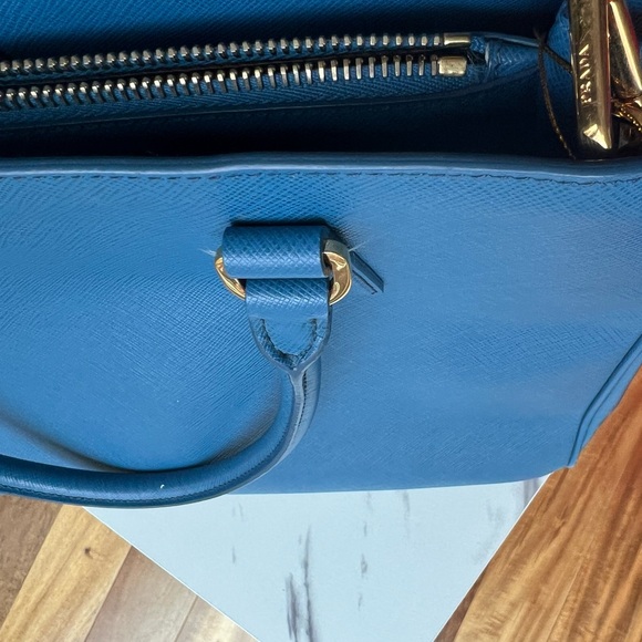 Authentic pre-loved Lux Galleria double zip closure tote. - Picture 16 of 16
